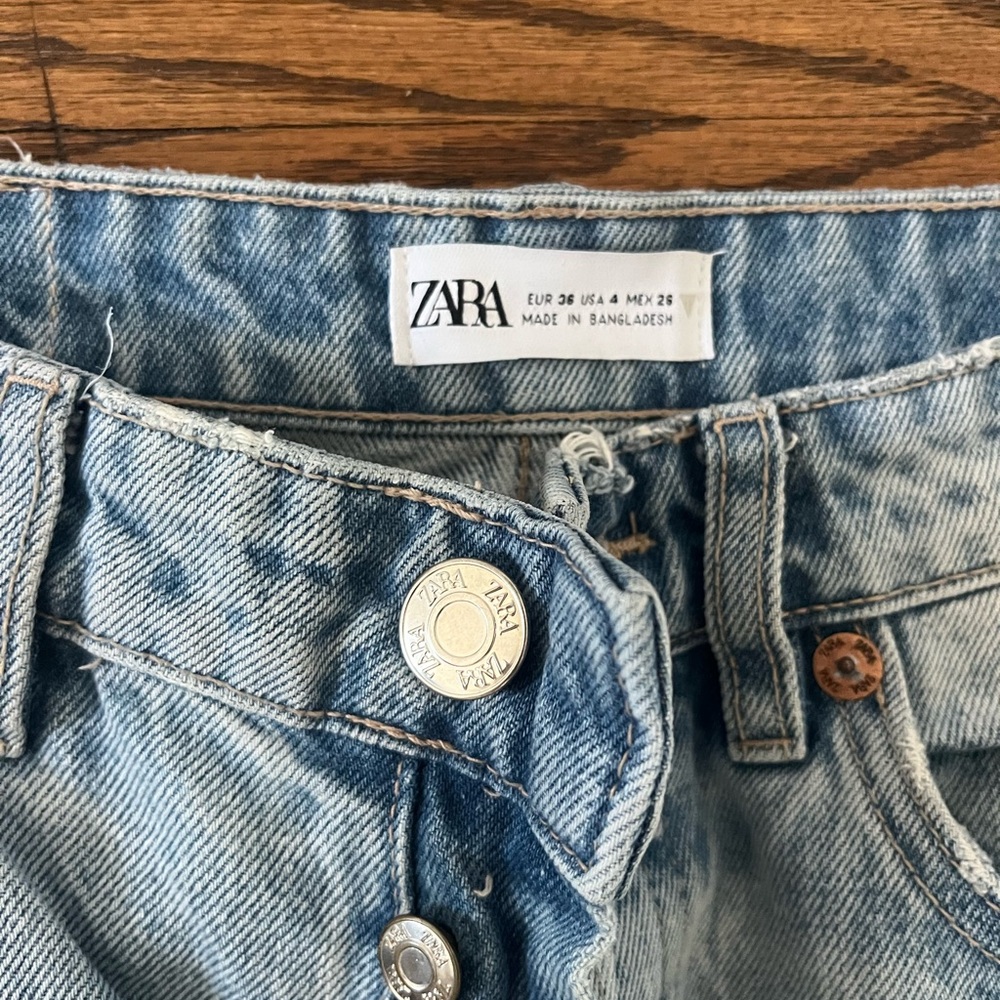 Zara Straight Leg Faded Blue Denim Jeans - Picture 3 of 4